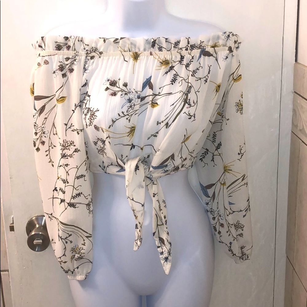 Off the shoulder crop top!!